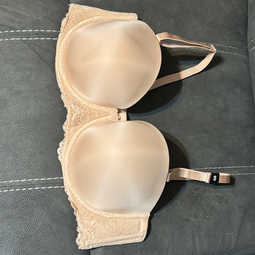 Torrid Lace Trimmed Bra in nude - 42D missing hanging tag but has size tag NWT